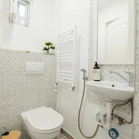 Apartment New Iorga4 Oldcity Selfcheckin Timisoara